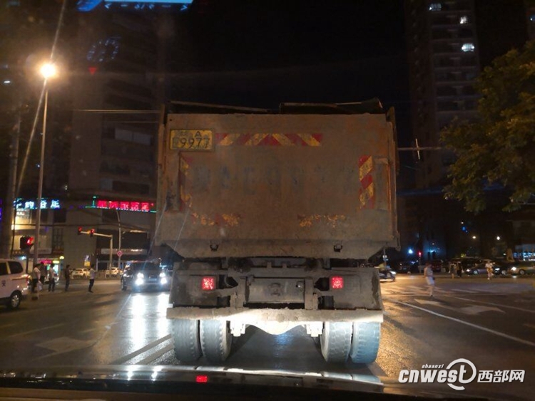 西安渣土車最新動(dòng)態(tài)，科技引領(lǐng)城市清潔，智能運(yùn)輸未來體驗(yàn)