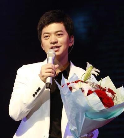 李健最新動態(tài)揭秘，高科技產品重塑未來生活潮流領航者