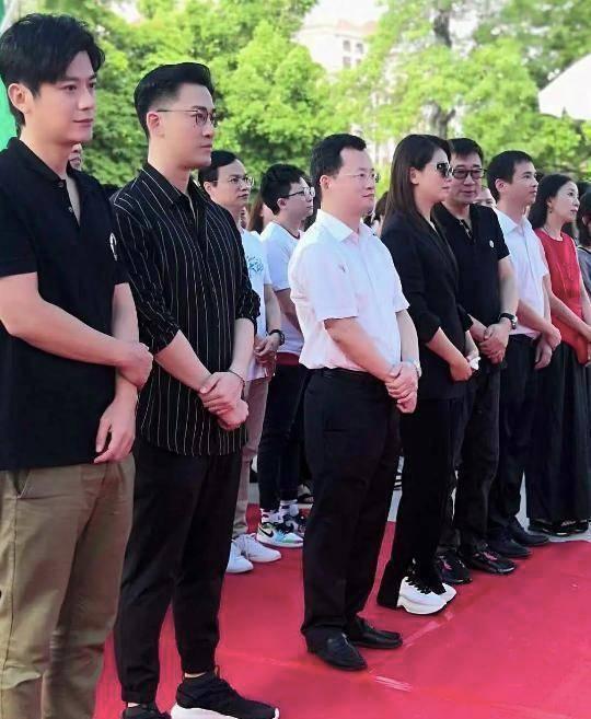 林峰最新動態(tài)，陽光下的溫馨日常